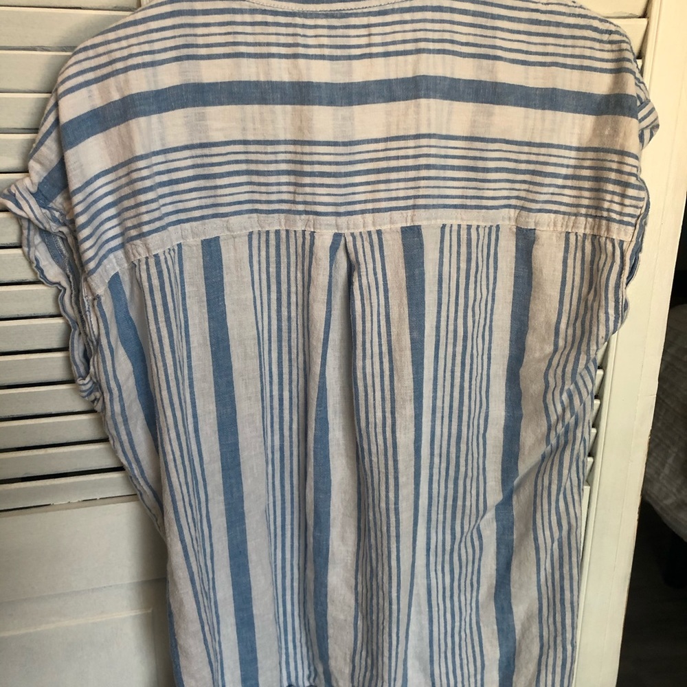 Linen type button down - Picture 3 of 3